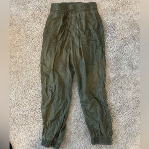 Dark green cargos (Size S)